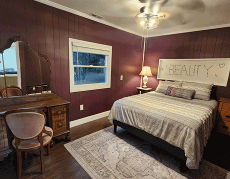 Ruby_Mine_Cabin_Sheffield_Gem_Mine_Franklin_North_Carolina_Beautify_bedroom